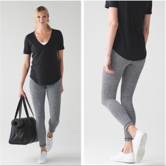 Lululemon 🍋 High Times 7/8 Length Pant In Teeny Tooth White Black Size 6 - Picture 3 of 9
